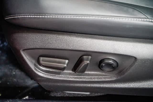 Thumbnail: 2022 Toyota Prius Prime - 20