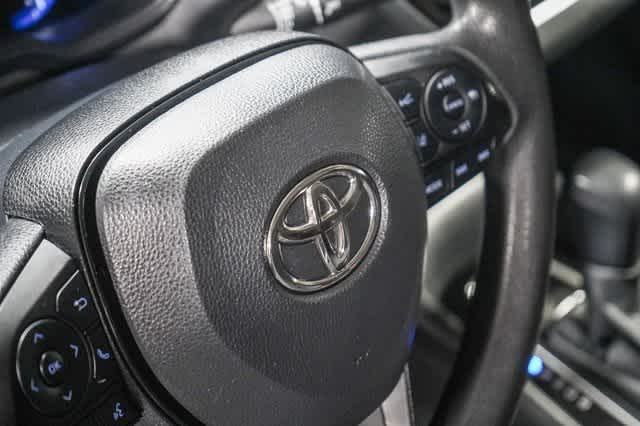 2022 Toyota Corolla LE 21