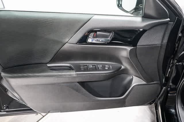 Thumbnail: 2016 Honda Accord - 21