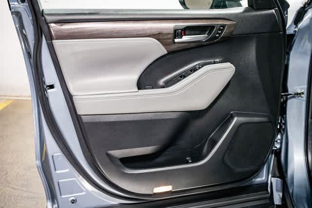 2023 Toyota Highlander Platinum 21