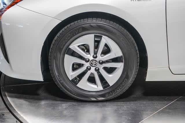 Thumbnail: 2016 Toyota Prius - 7