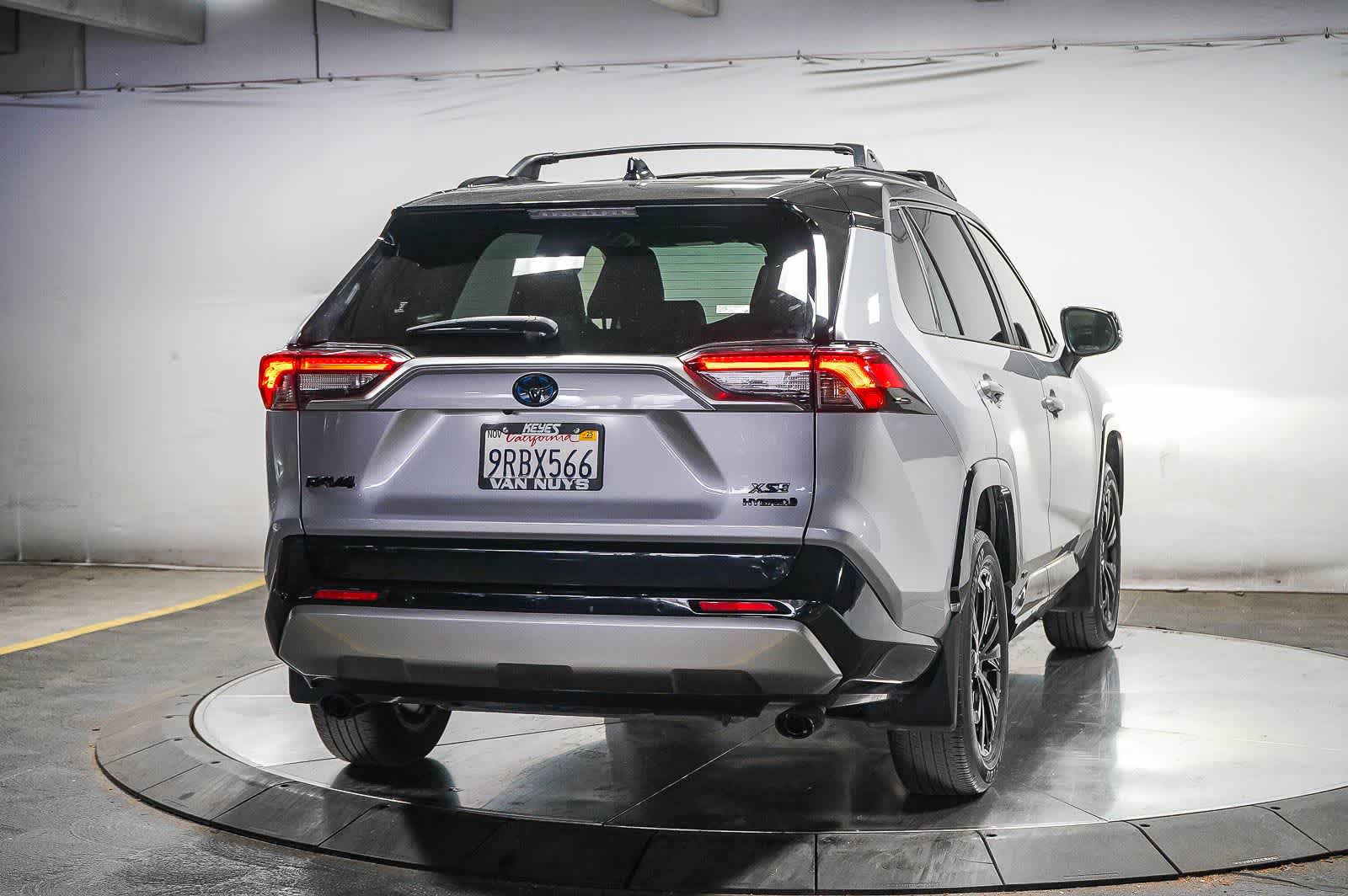 Thumbnail: 2024 Toyota RAV4 - 10