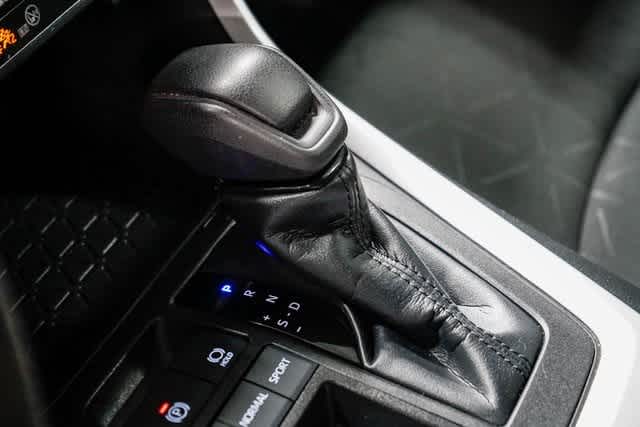 Thumbnail: 2023 Toyota RAV4 - 21