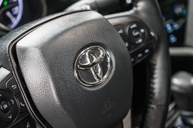 2022 Toyota Camry SE 21