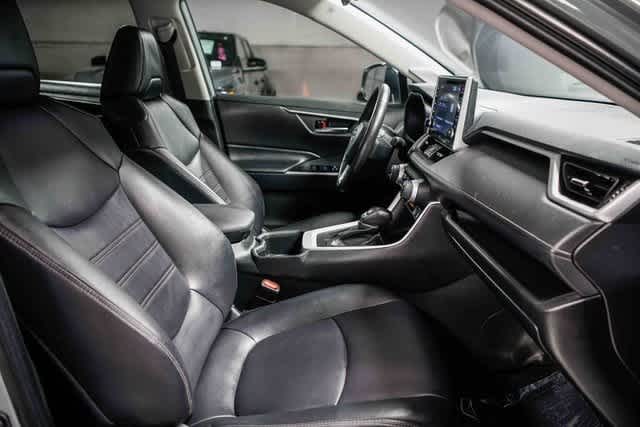 Thumbnail: 2022 Toyota RAV4 - 17