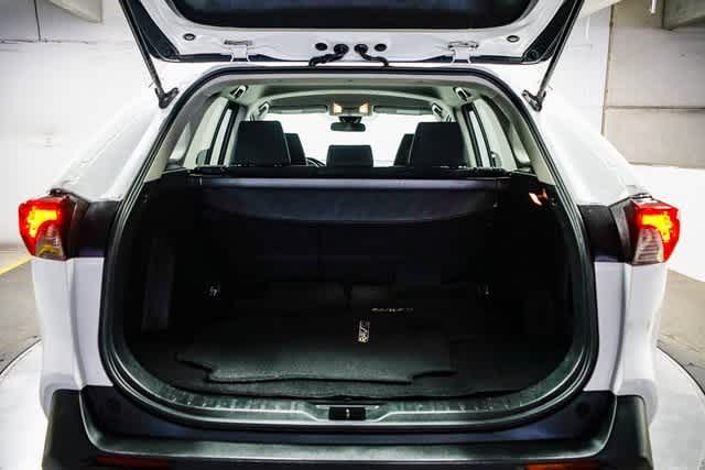 Thumbnail: 2021 Toyota RAV4 - 27