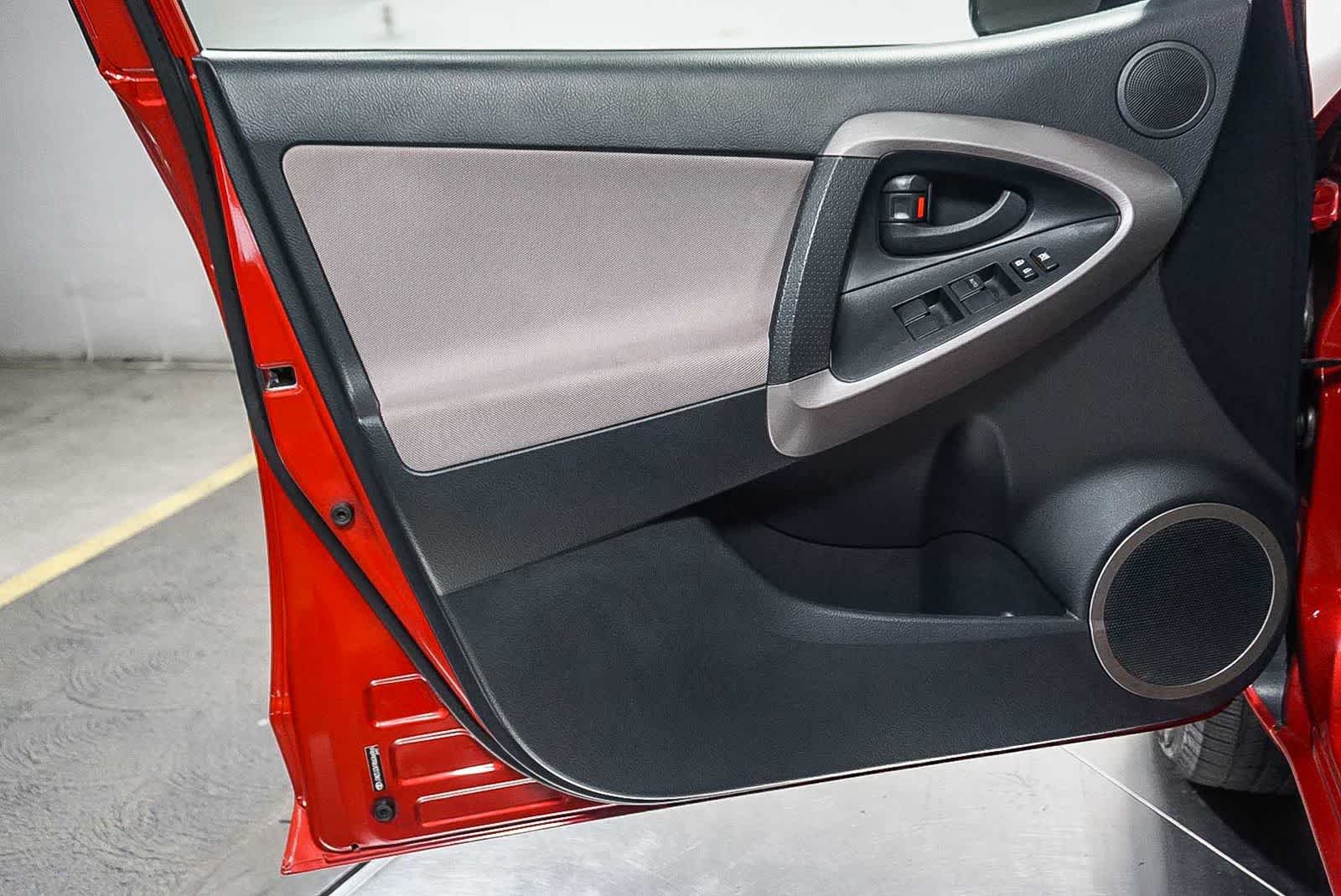 Thumbnail: 2008 Toyota RAV4 - 21