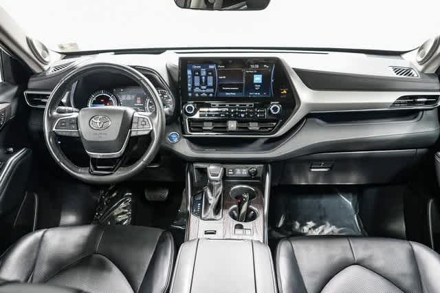 Thumbnail: 2022 Toyota Highlander - 13