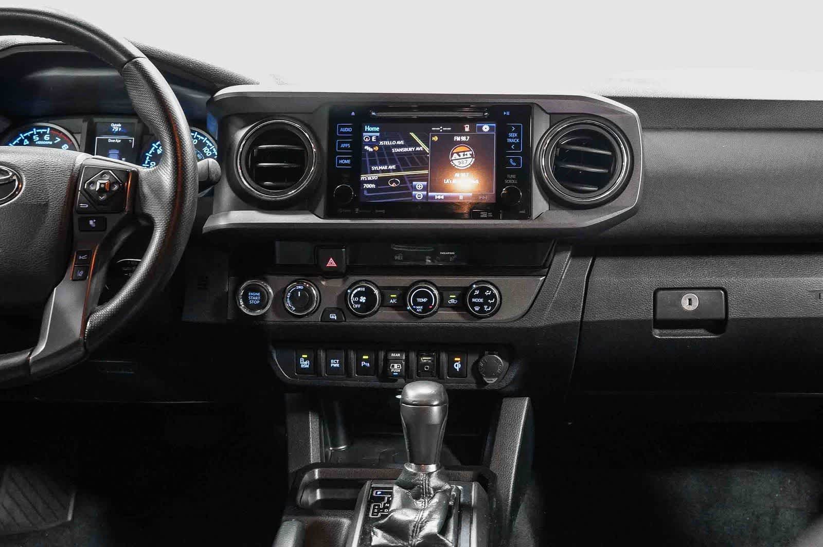 Thumbnail: 2018 Toyota Tacoma - 14