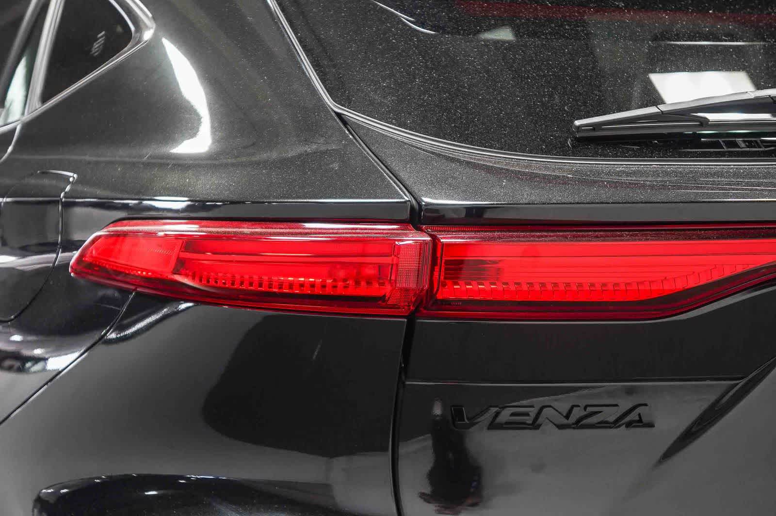Thumbnail: 2024 Toyota Venza - 10