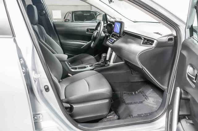 Thumbnail: 2023 Toyota Corolla Cross - 18