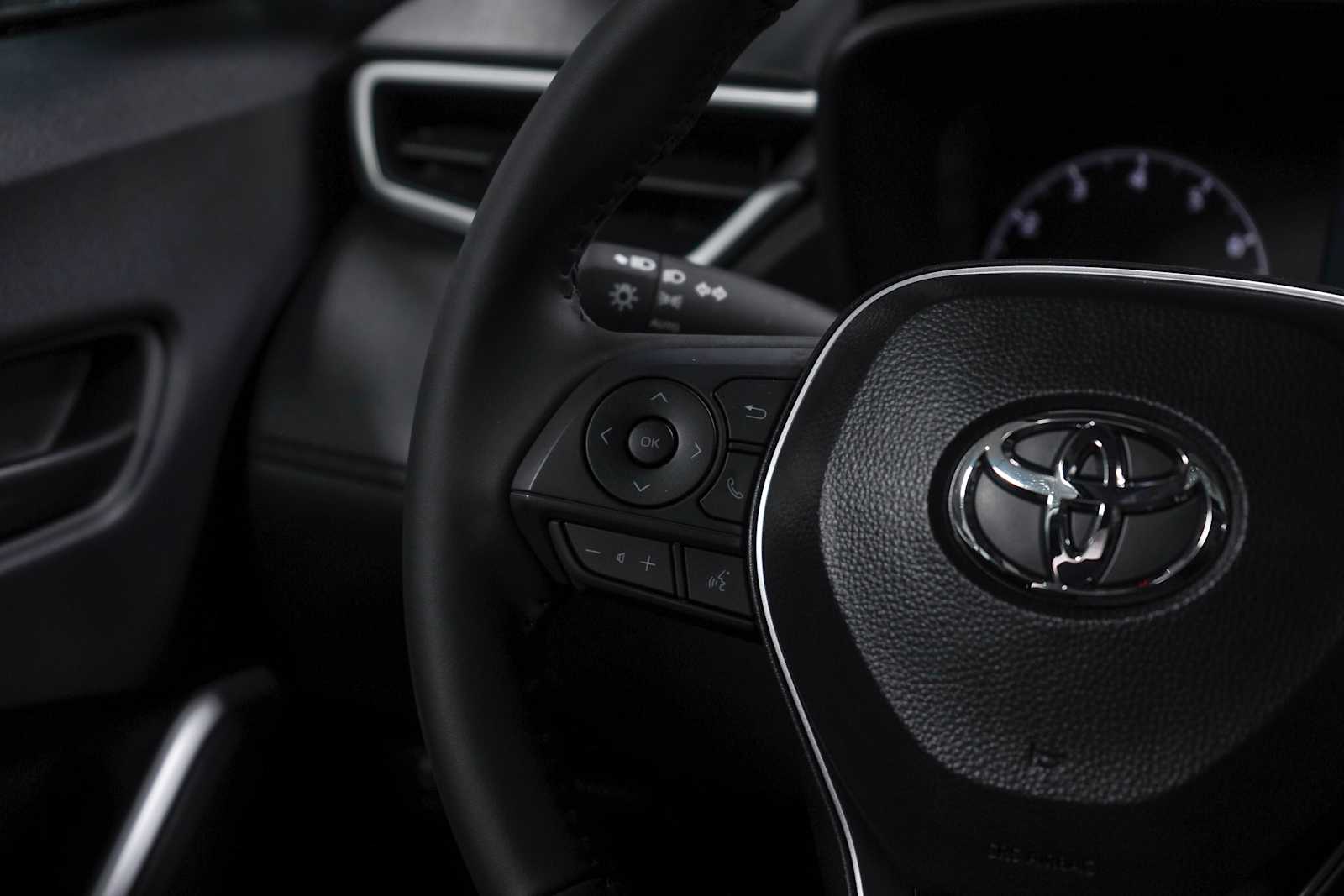 Thumbnail: 2025 Toyota Corolla Cross - 13