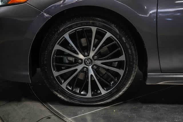 Thumbnail: 2020 Toyota Camry - 10