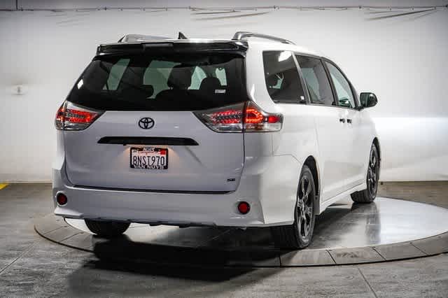 Thumbnail: 2020 Toyota Sienna - 5