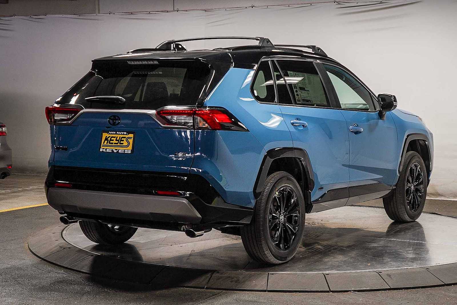 Thumbnail: 2025 Toyota RAV4 - 4