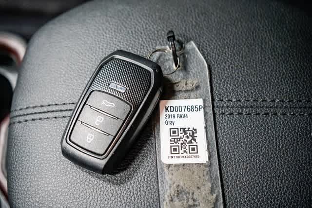 Thumbnail: 2019 Toyota RAV4 - 30