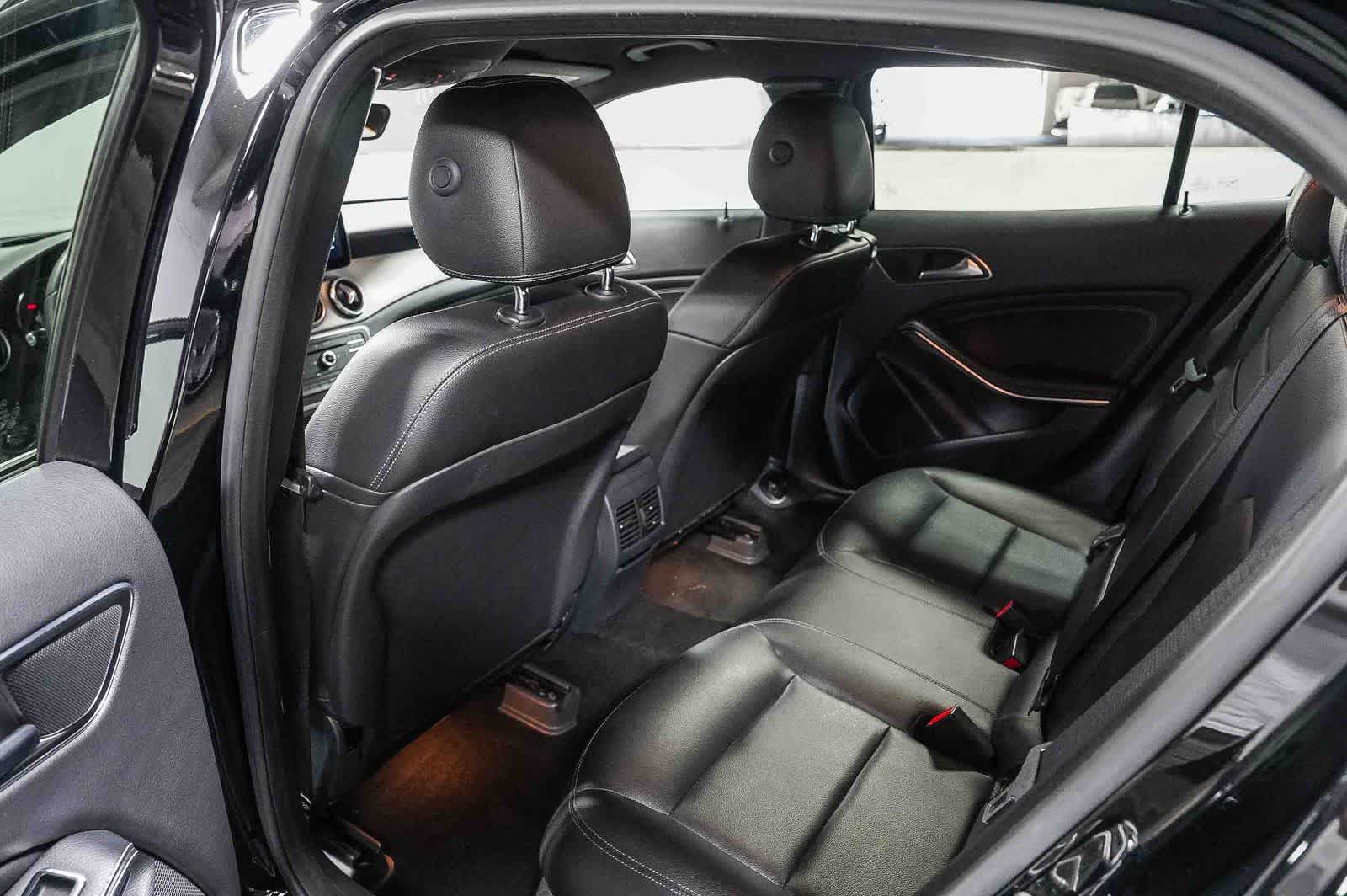 Thumbnail: 2016 Mercedes-Benz GLA - 18