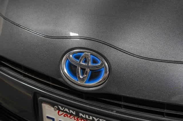 Thumbnail: 2012 Toyota Prius c - 8