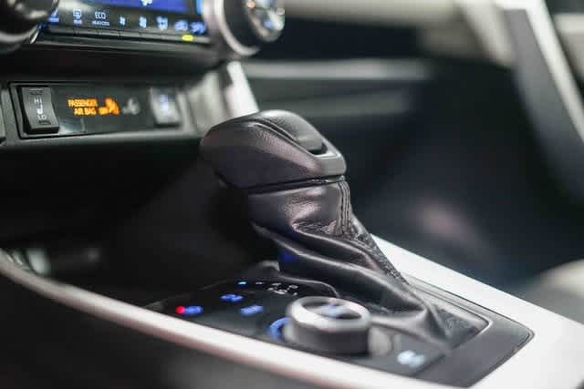 Thumbnail: 2019 Toyota RAV4 - 21