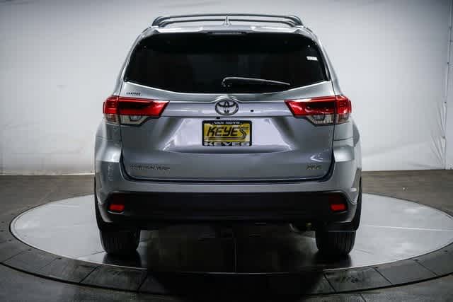 Thumbnail: 2019 Toyota Highlander - 8