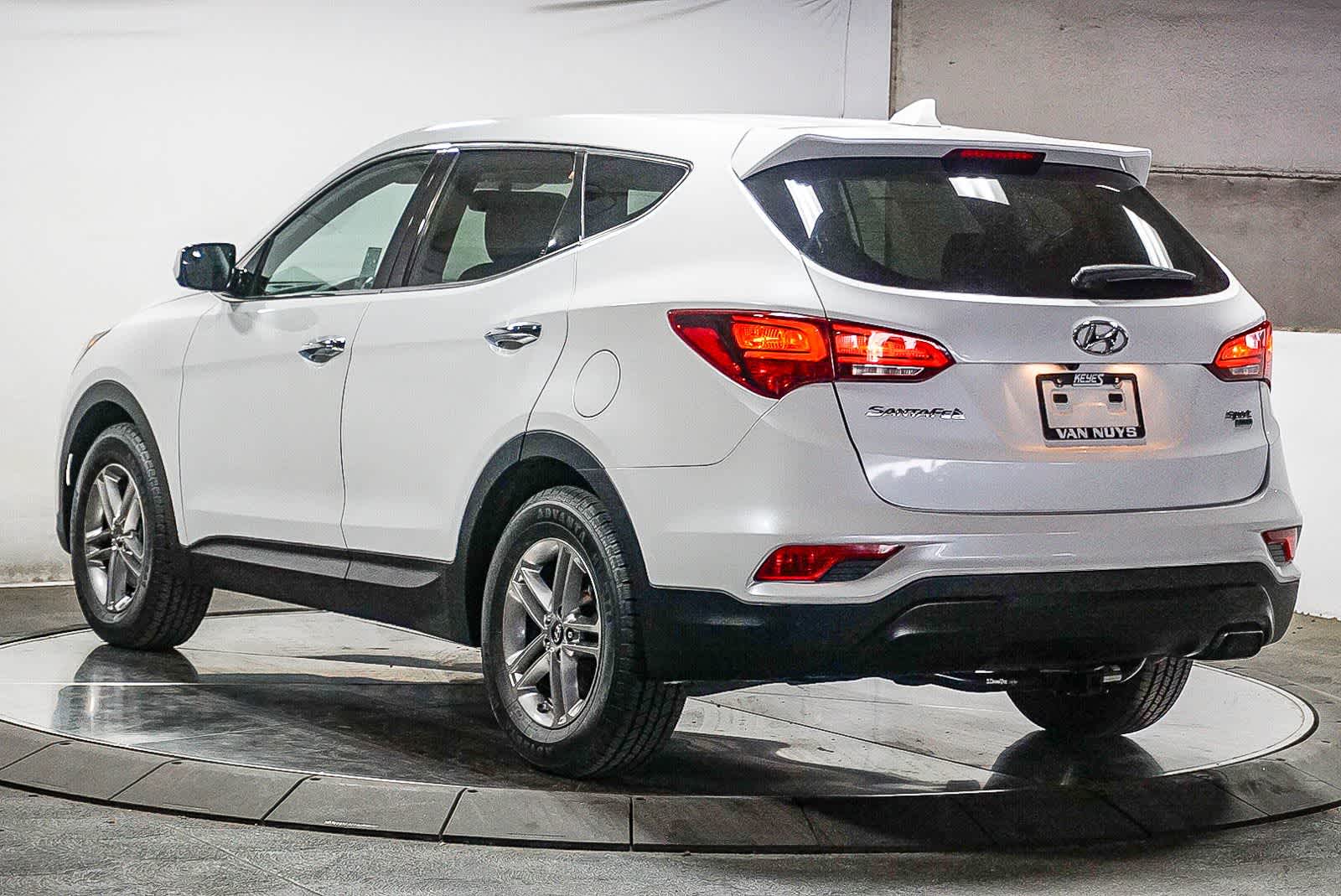 Thumbnail: 2017 Hyundai Santa Fe - 8