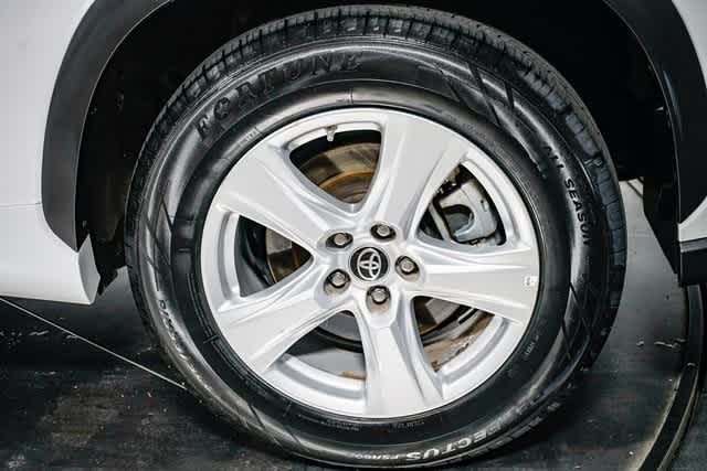 Thumbnail: 2024 Toyota Highlander - 11