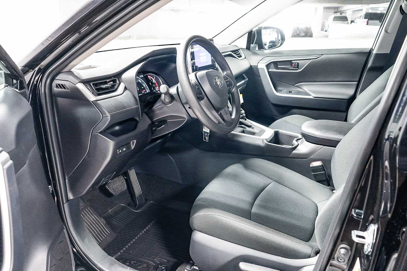 Thumbnail: 2025 Toyota RAV4 - 17