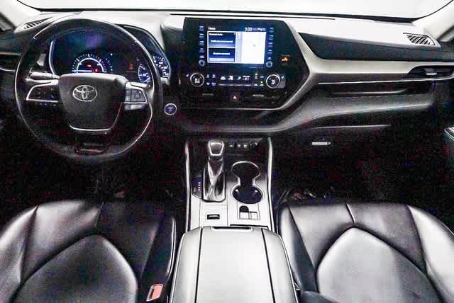 Thumbnail: 2021 Toyota Highlander - 14