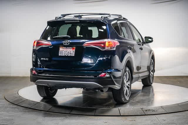 Thumbnail: 2018 Toyota RAV4 - 4
