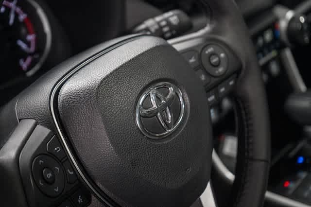 Thumbnail: 2023 Toyota RAV4 - 22