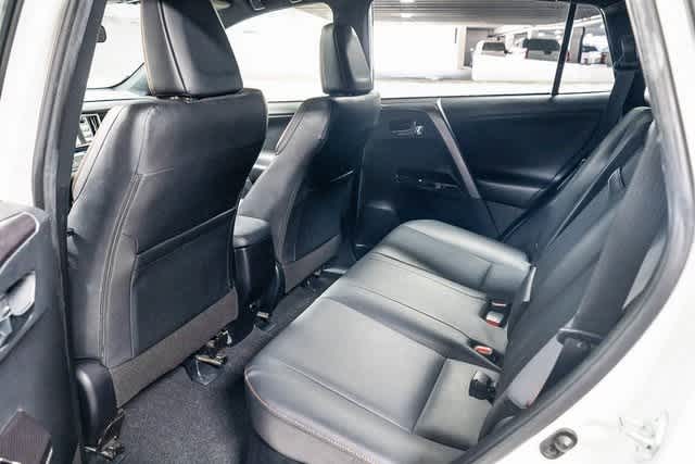 Thumbnail: 2017 Toyota RAV4 - 20