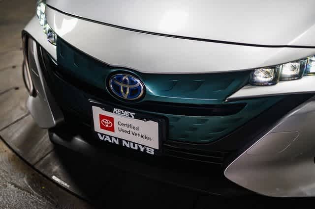 Thumbnail: 2017 Toyota Prius Prime - 6