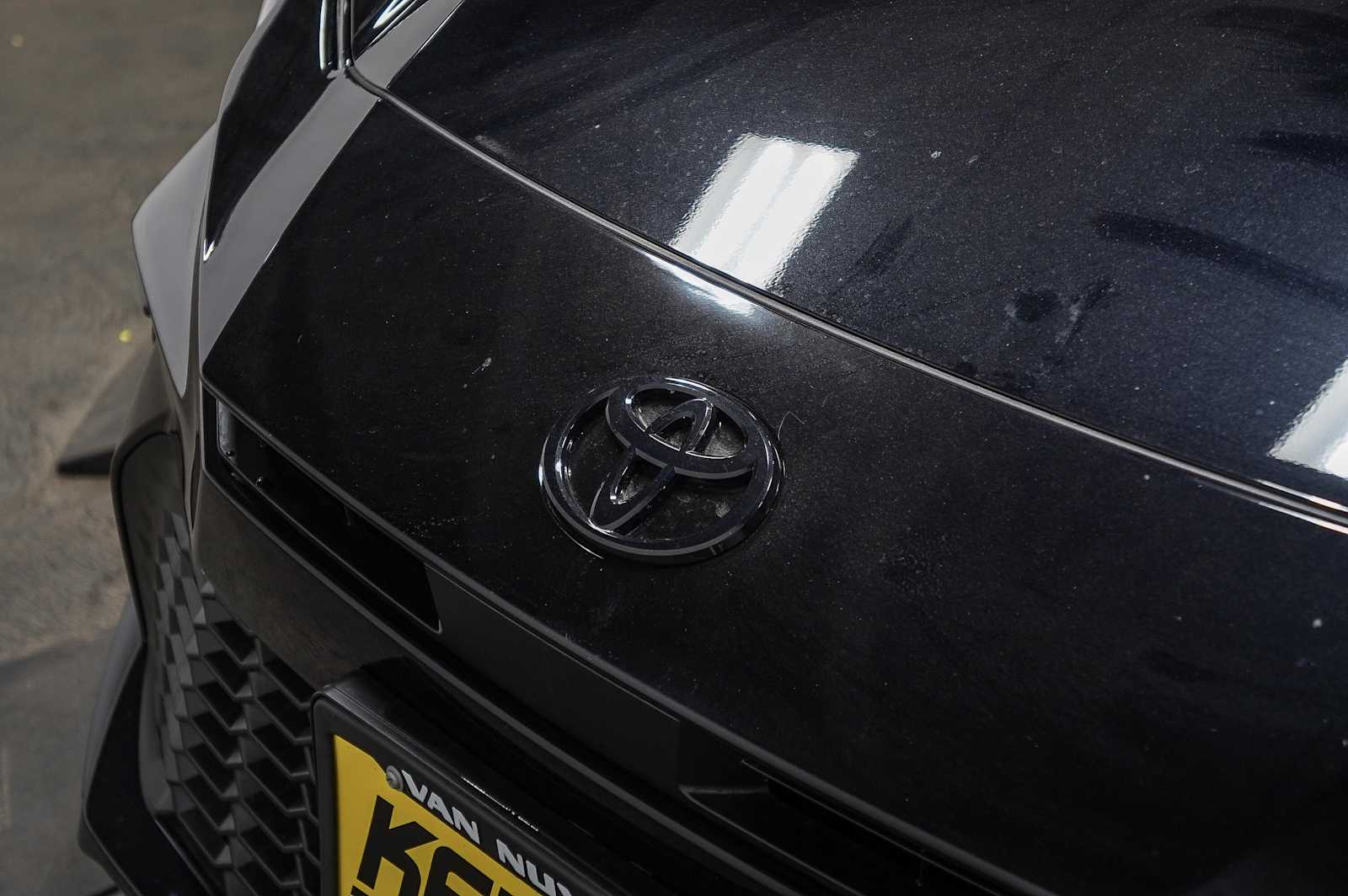 2025 Toyota Camry SE 9