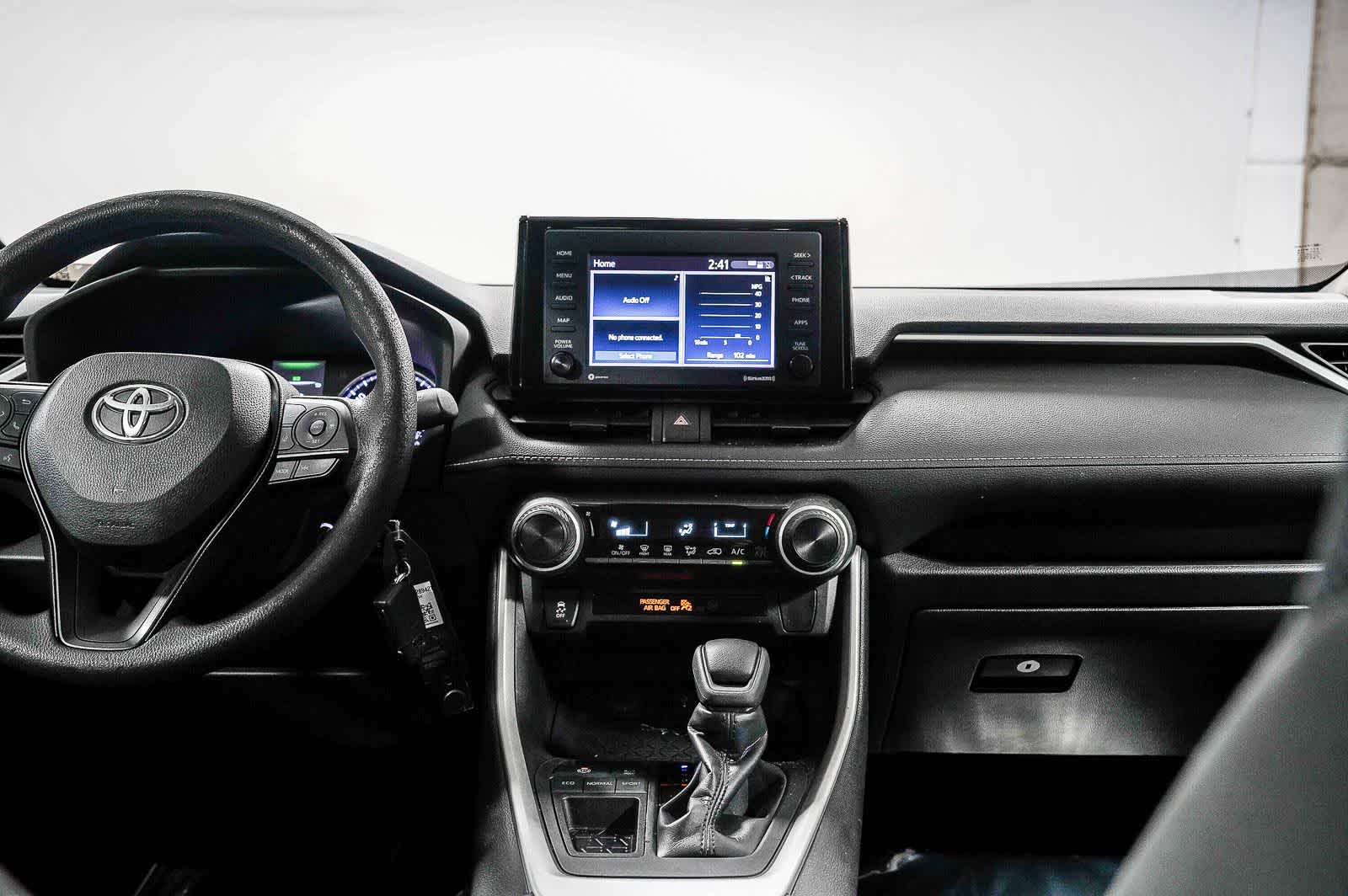 Thumbnail: 2022 Toyota RAV4 - 14