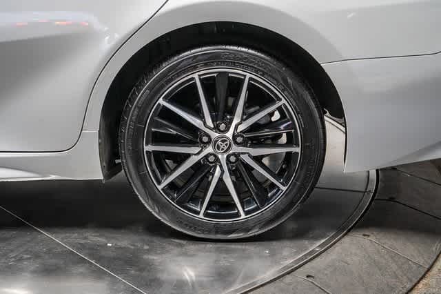 Thumbnail: 2023 Toyota Camry - 11