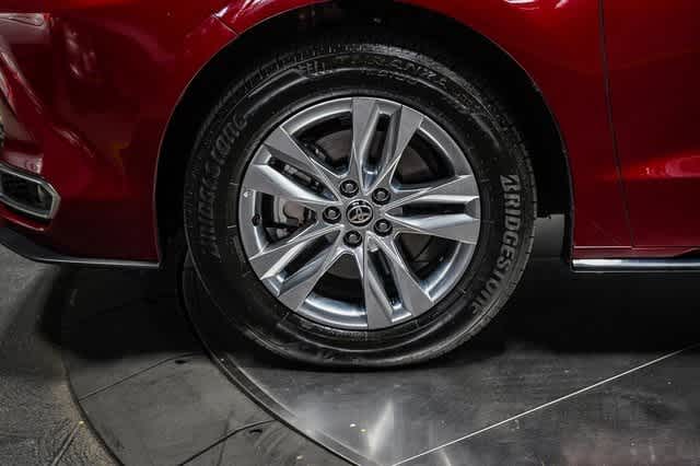 Thumbnail: 2024 Toyota Sienna - 10