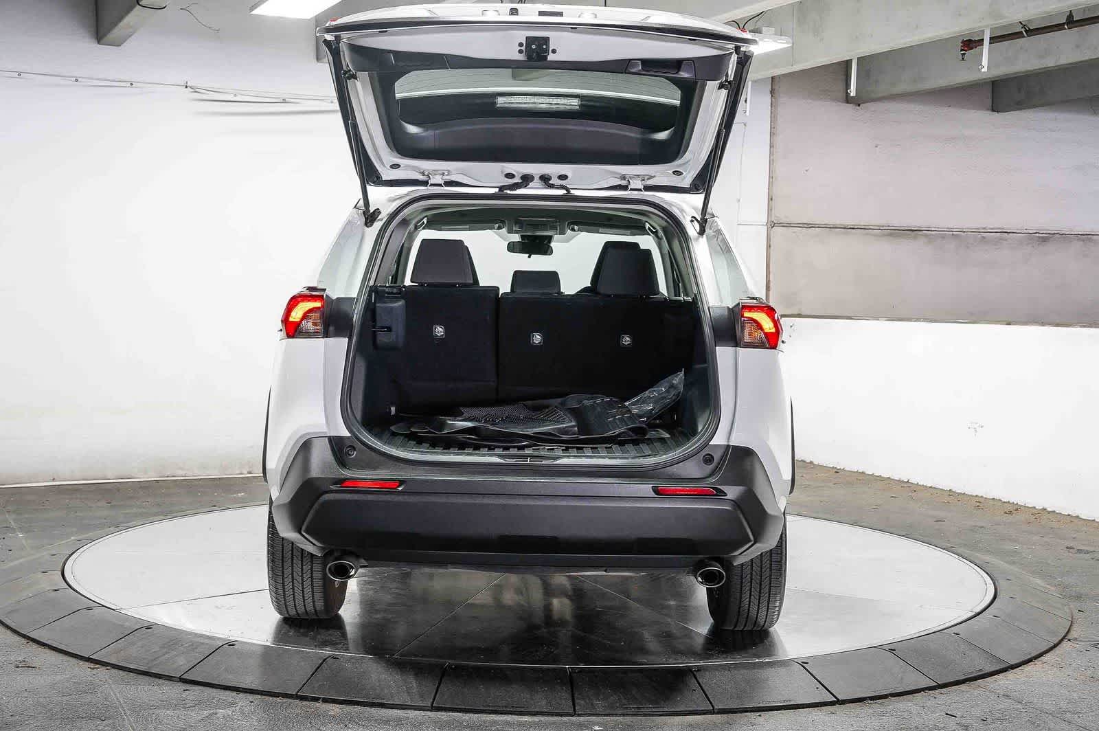 Thumbnail: 2024 Toyota RAV4 - 27