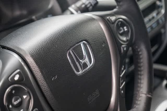 Thumbnail: 2017 Honda Pilot - 22