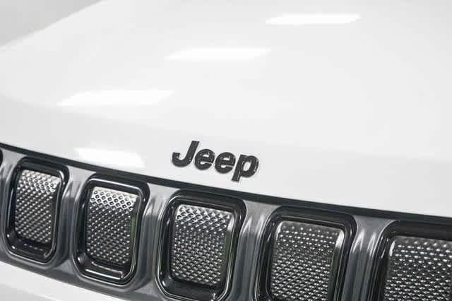 Thumbnail: 2022 Jeep Compass - 8