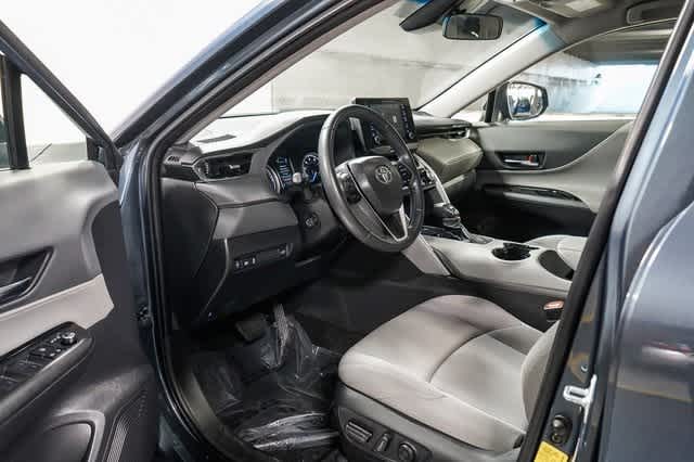 Thumbnail: 2022 Toyota Venza - 18