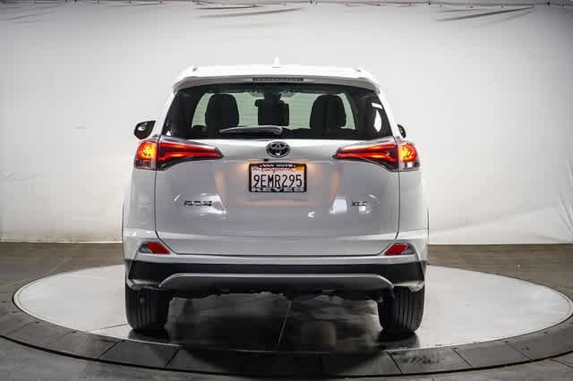 Thumbnail: 2018 Toyota RAV4 - 4