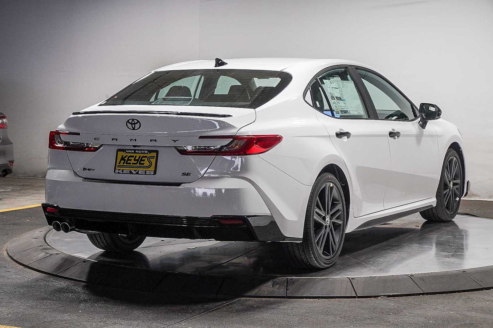 Thumbnail: 2026 Toyota Camry - 4