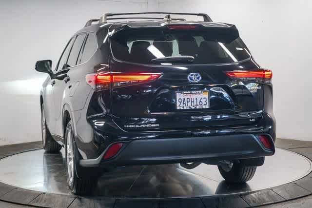 Thumbnail: 2022 Toyota Highlander - 3