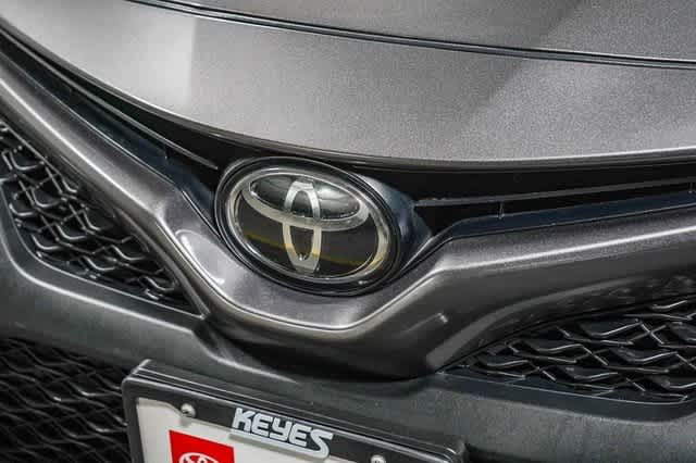 Thumbnail: 2020 Toyota Camry - 9