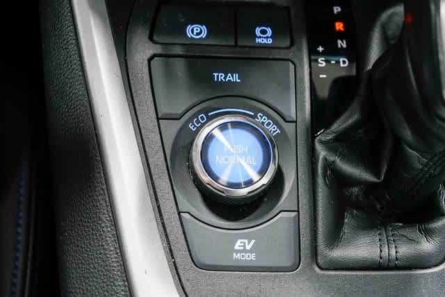Thumbnail: 2021 Toyota RAV4 - 24