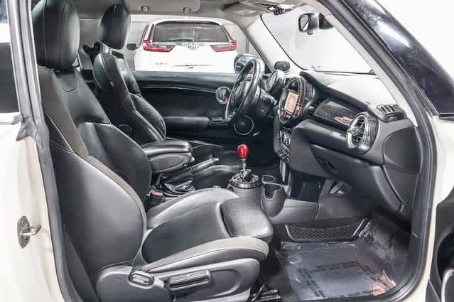 Thumbnail: 2015 MINI Cooper Hardtop - 16
