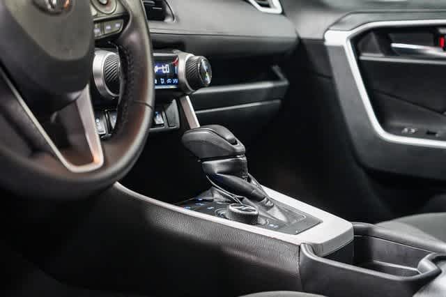 2021 Toyota RAV4 XLE 25