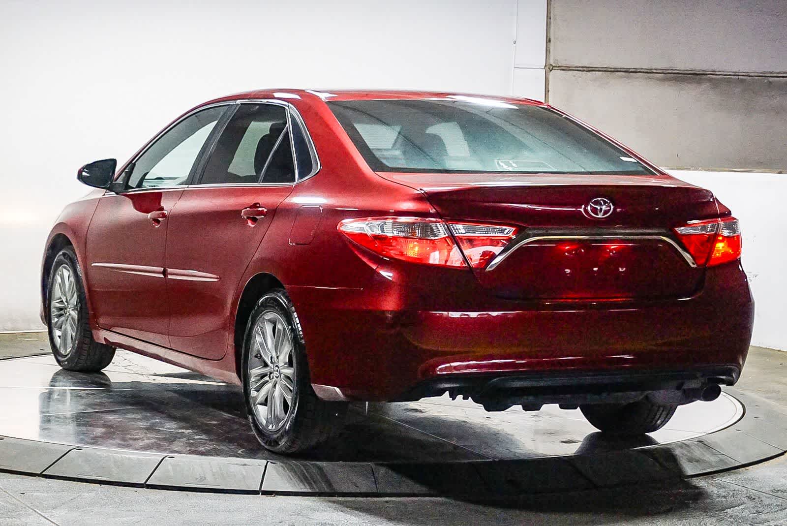 Thumbnail: 2016 Toyota Camry - 8