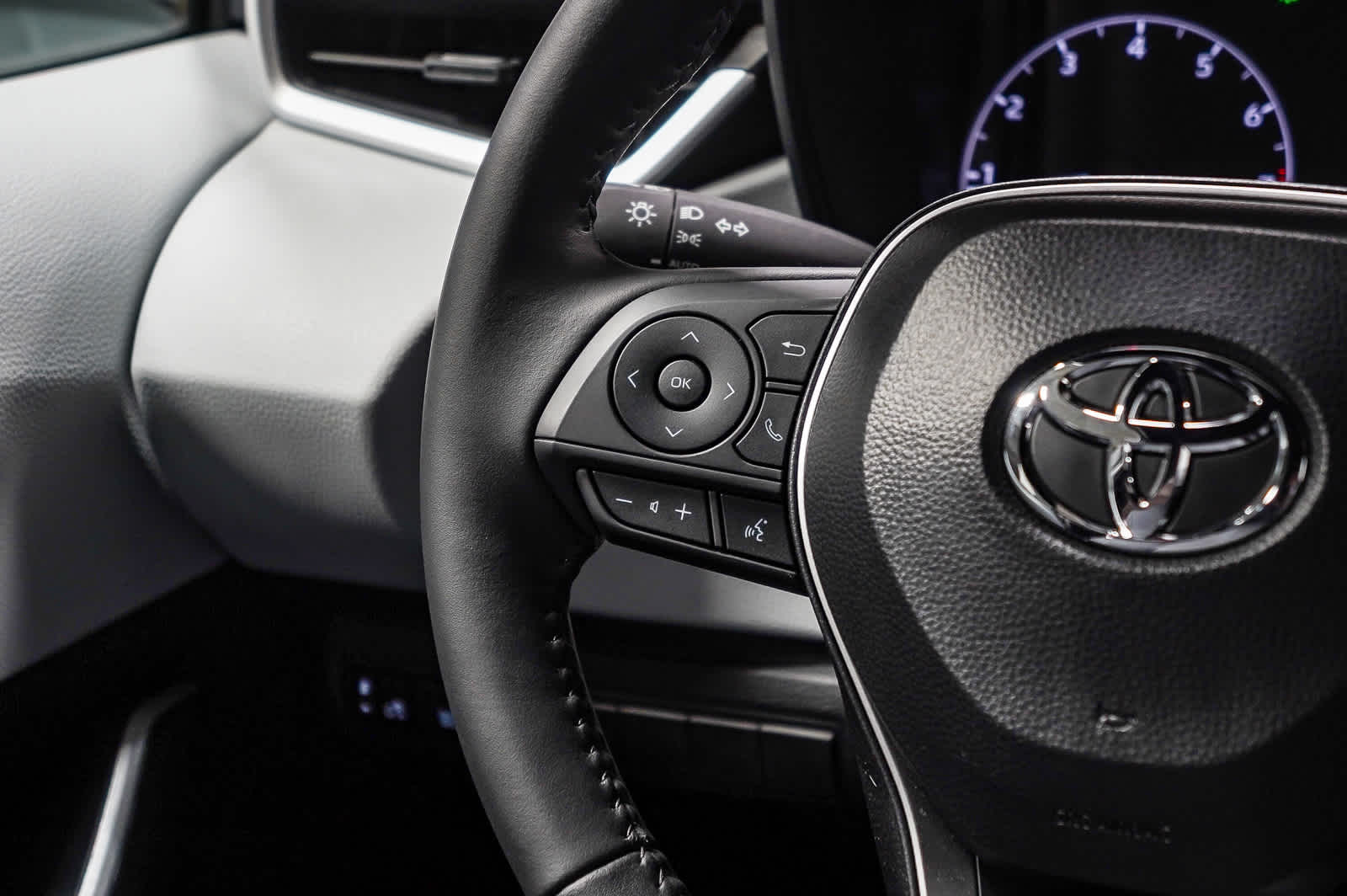Thumbnail: 2025 Toyota Corolla - 17