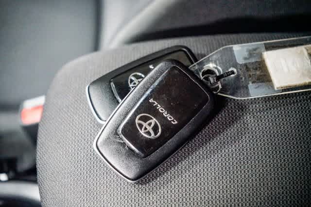 2022 Toyota Corolla LE 28
